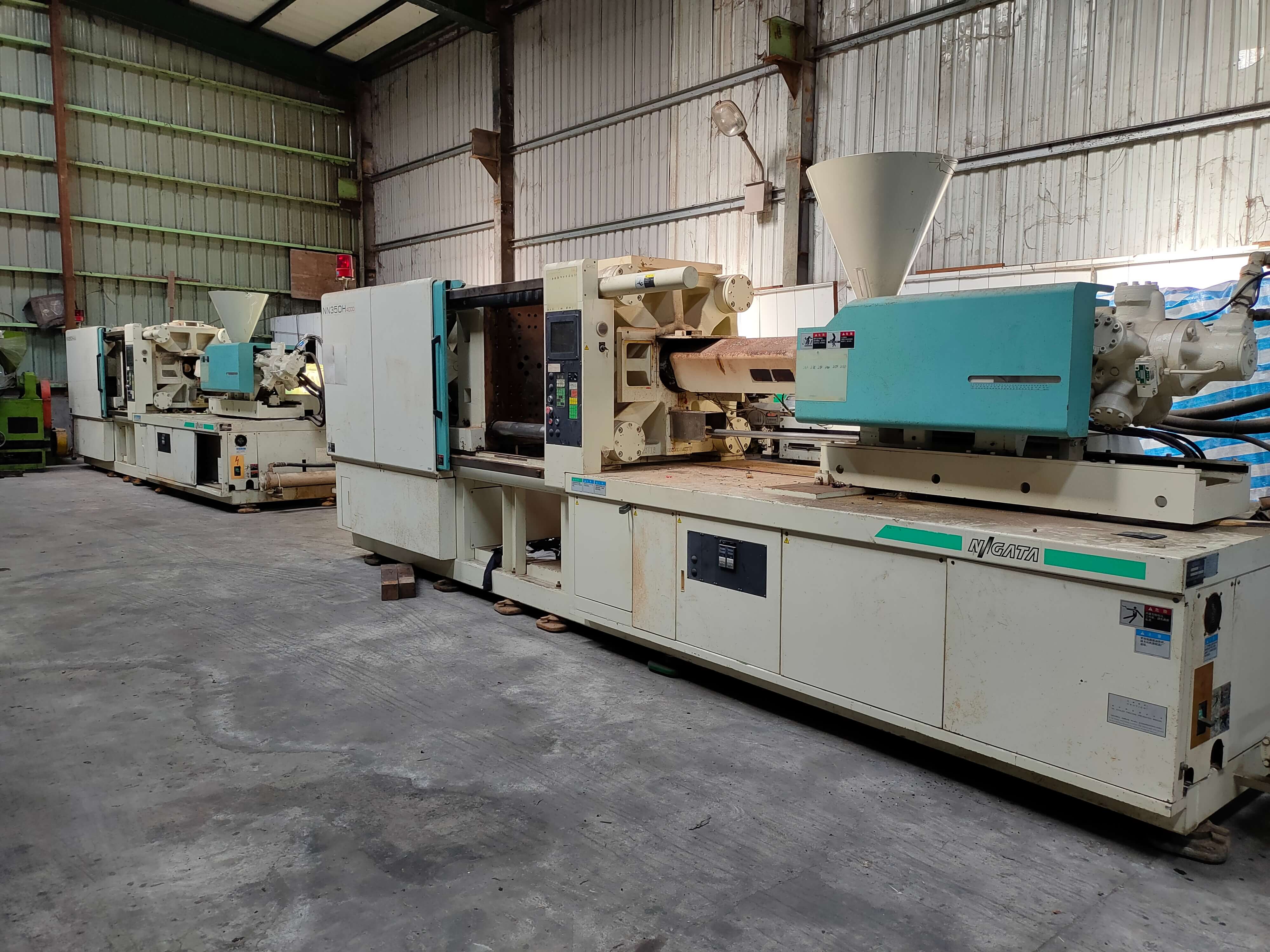 NIIGATA 350 tons Injection Machine Used Injection Molding Machine NIIGATA 350 tons Injection Machine Used Injection Molding Machine