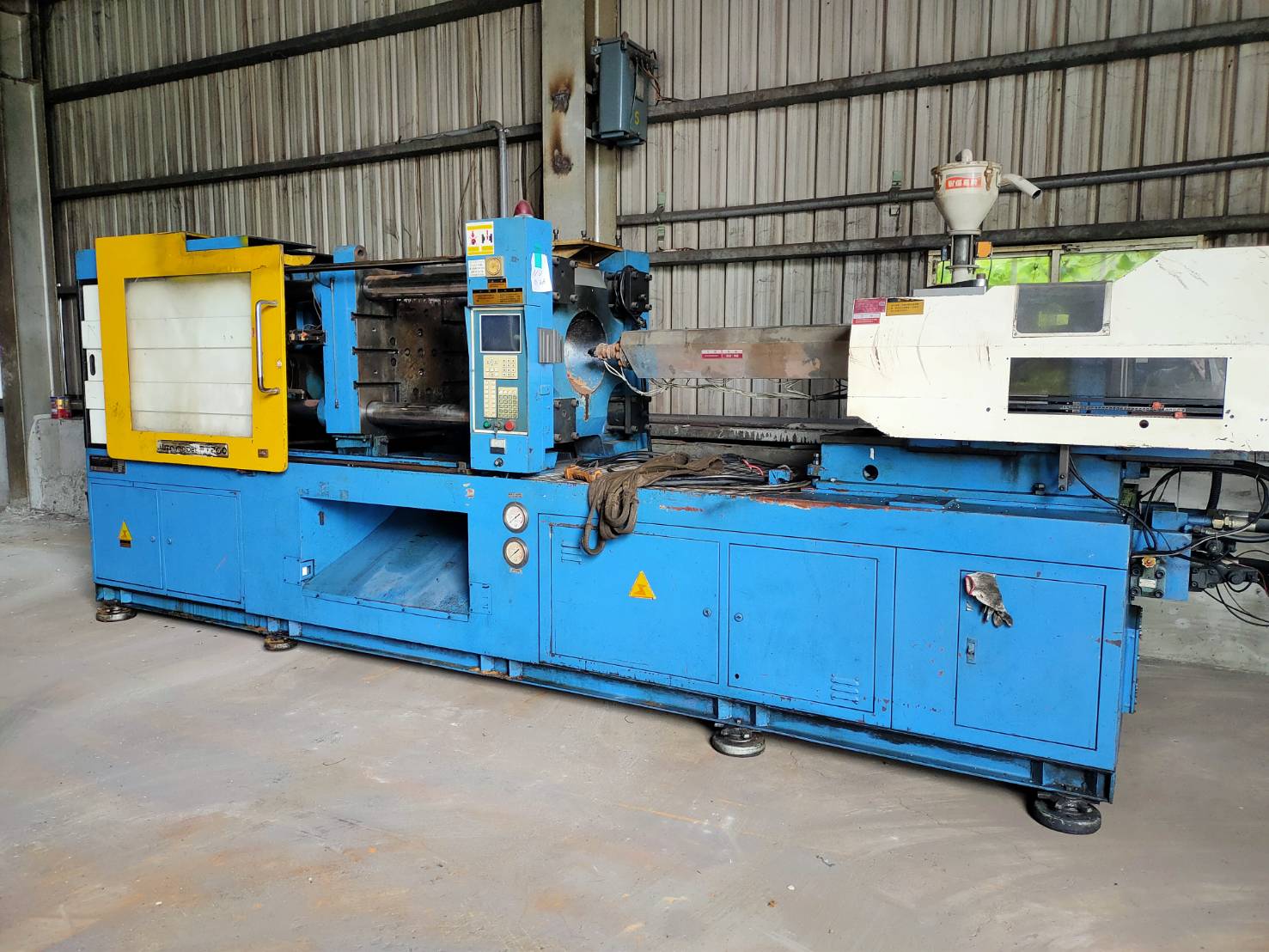 Fu Cheng Shin 260 tons - Used Injection Molding Machines